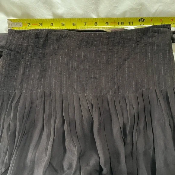 Ellie Tahari silk skirt with belt - Picture 5 of 8